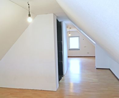 Helle Wohnung mit riesiger Dachterrasse! - Foto 4