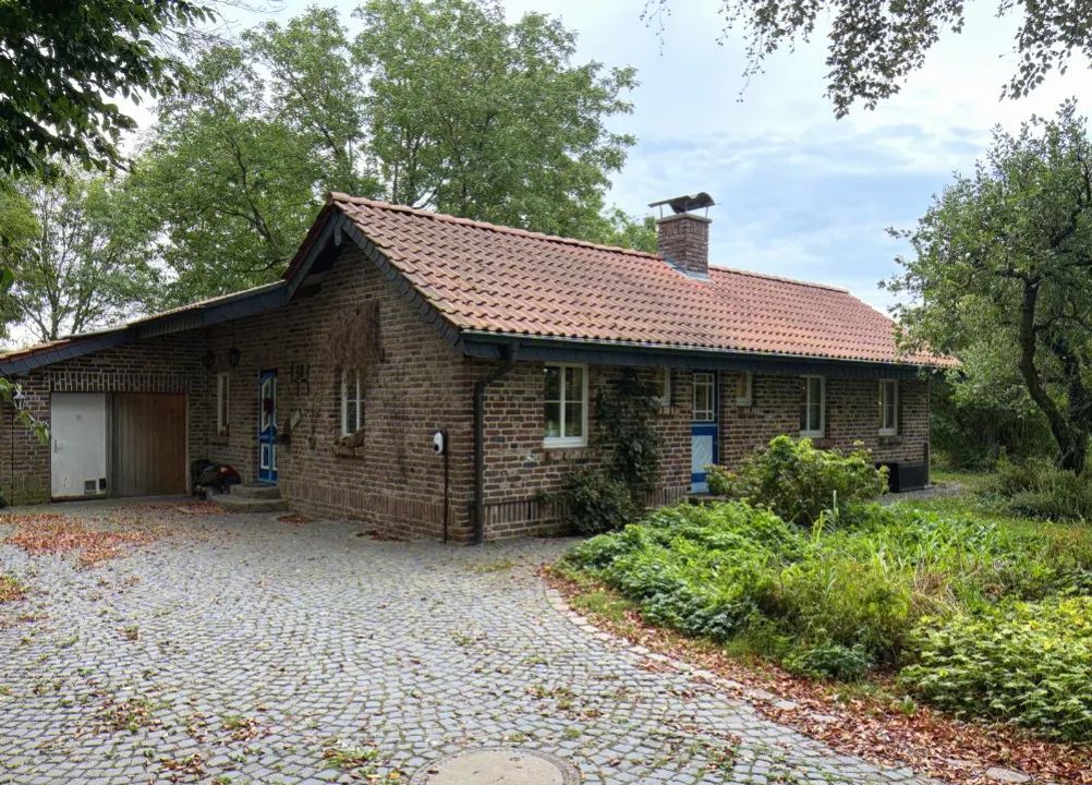 Was für eine Lage – allein zwischen Moers-Kapellen, Niep, Tönisberg und Krefeld!