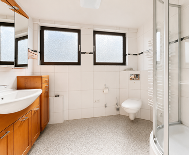 Gemütliche ca. 68m² große 2-Zimmer-Wohnung mit Loggia und Stellplatz in ruhiger Sackgassenlage - Photo 2
