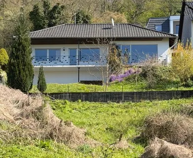 PROVISIONSFREI: Bungalow mit tollem Weitblick und Sanierungs-/Gestaltungspotential