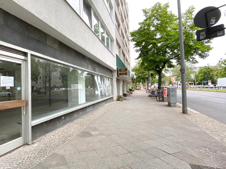 Vielseitig Nutzbares Gewerbe mir großzügiger Schaufensterfront !