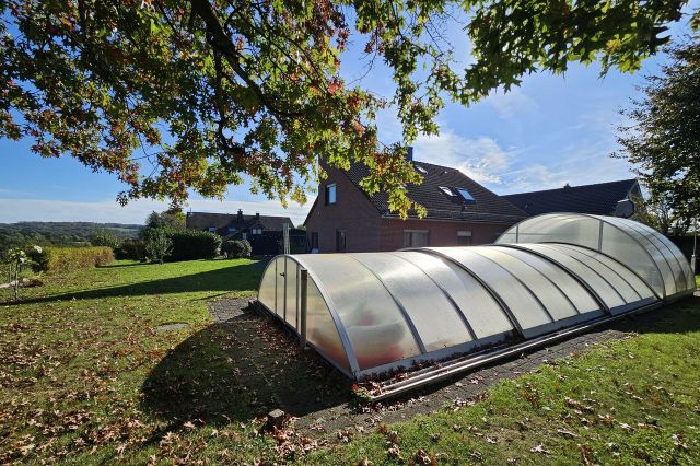 Garten mit Schwimmbad