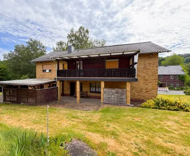 Sanierungsobjekt mit viel Potenzial – Ein-/Zweifamilienhaus in ruhiger Lage von Windeck!