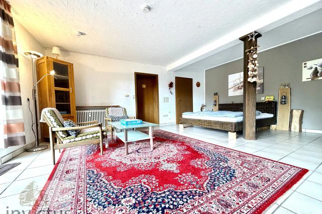 Lichtdurchflutetes Schlafzimmer