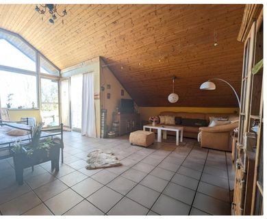 GEMÜTLICHE DACHGESCHOSS WOHNUNG MIT GARAGE IN WESEL