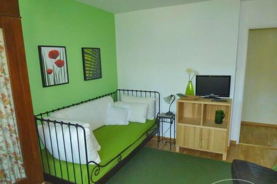 Eschersheim (8047401) freundliches Zimmer in ruhiger Lage