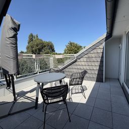Eyecatcher Loggia! Top gepflegte Dachgeschosswohnung mit Wohlfühlcharakter in Flüren
