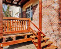 Veranda mit Zutritt in den Garten