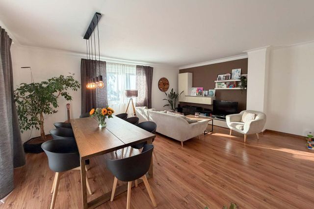 Wohn-/Esszimmer (EG)
