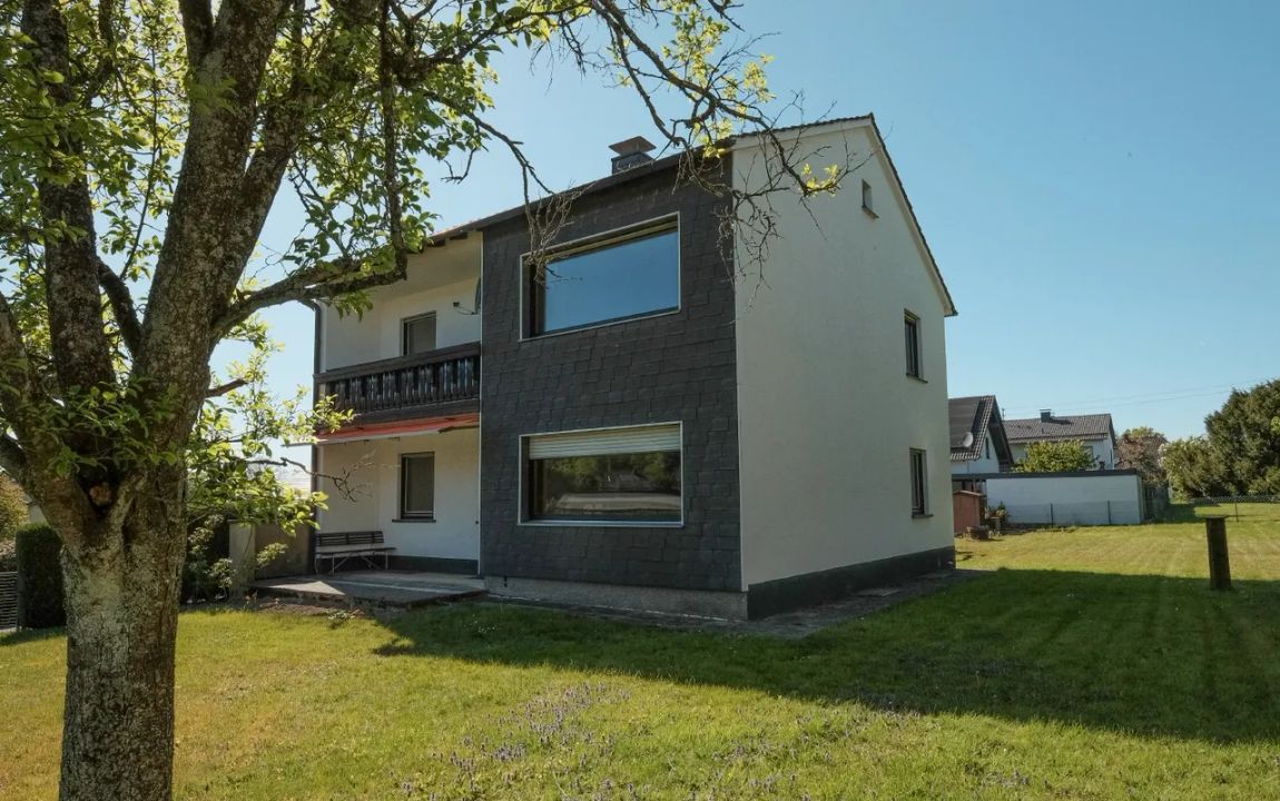 Freiraum und Platz – freistehendes Wohnhaus in Sonnenlage