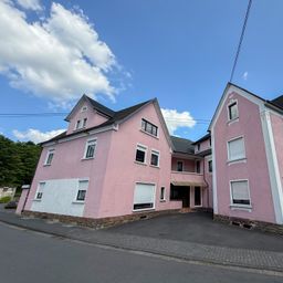 Charmantes Mehrfamilienhaus mit 6 Wohneinheiten auf großzügigem Grundstück in Hausen (Wied)