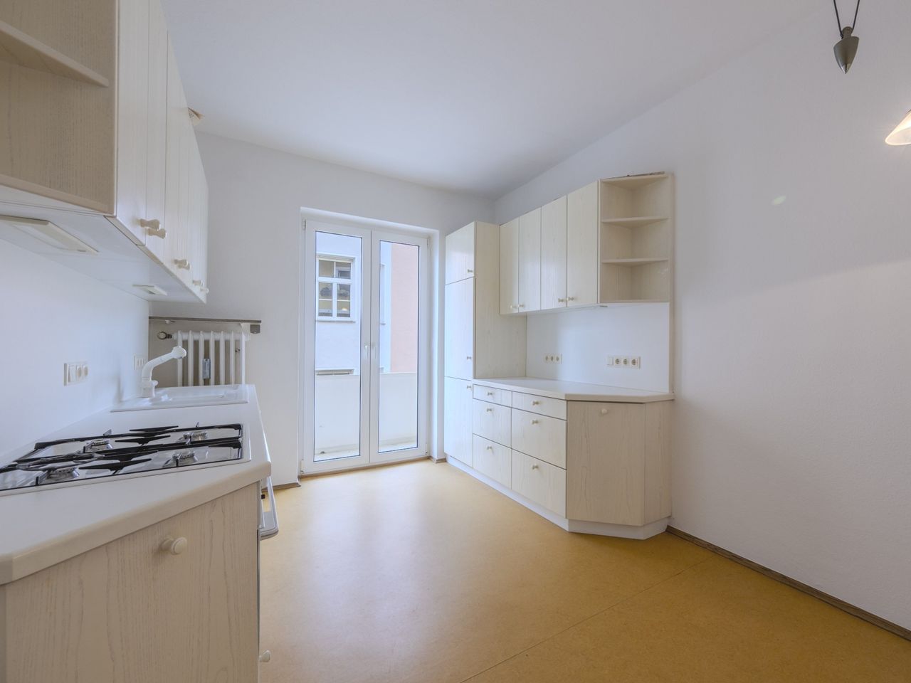 Wohnküche mit Westbalkon