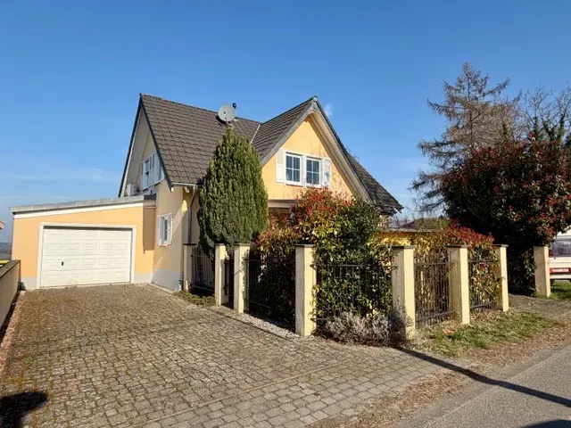 Freistehendes Einfamilienhaus in Hennef-Eulenberg mit tollem Fernblick