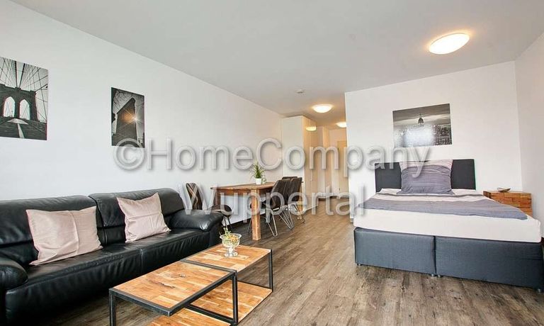 Neues Business- Apartment im Industrial-Style mit Süd-Balkon, DSL-Wifi und Reinigungsservice - Photo 1