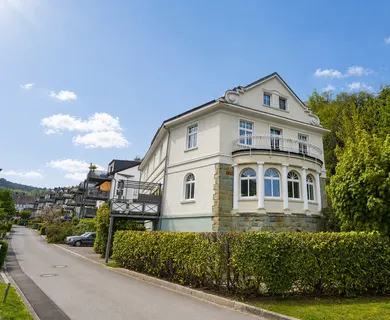 Elegante Eigentumswohnung mit exklusiver Ausstattung und Schlossblick im Wesselbachtal