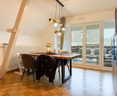 4-Zimmer-Wohnung mit Loggia und Garage – zentrale Lage ! - Photo 3