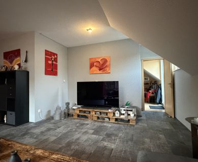 Kleine Einheit! Maisonettewohnung mit Balkon, Garten + Stellplatz in Flüren - Photo 1