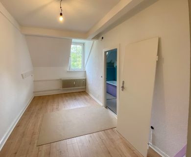 Wohnen zur Miete in einer Burg? 4-Zimmer Wohnung in der Burg Volperhausen! - Photo 1