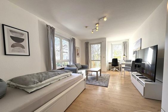 2656317 HomeCompany Dresden Möbliert/Furnished 1-Zimmer Apartment in Dresden-Plauen max. 2 Personen