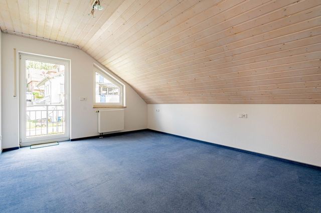 Schlafzimmer (DG)