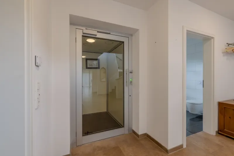 Aufzug in allen Stockwerken