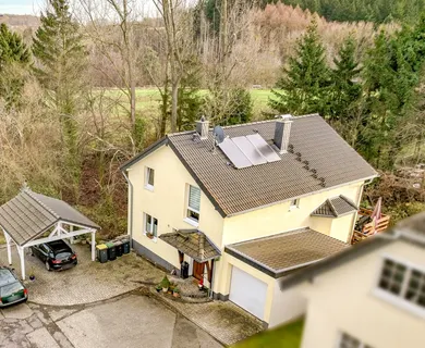 Direkt am Naturschutzgebiet! Modernes Haus mit Einliegerwohnung, Aufzug und vielen Extras!