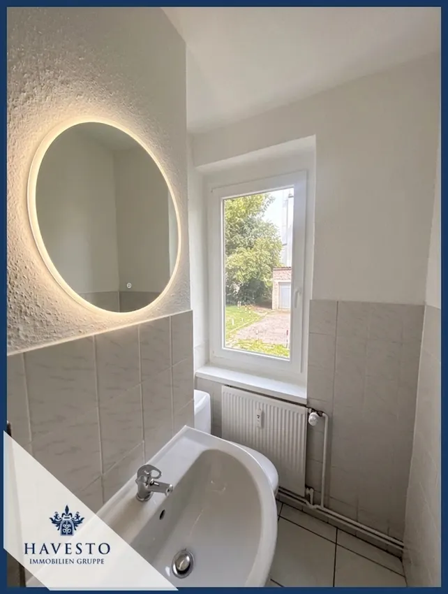 Frisch renovierte 2-Zimmer-Wohnung mit hellem Eichenboden & großzügiger Einbauküche - Photo 4