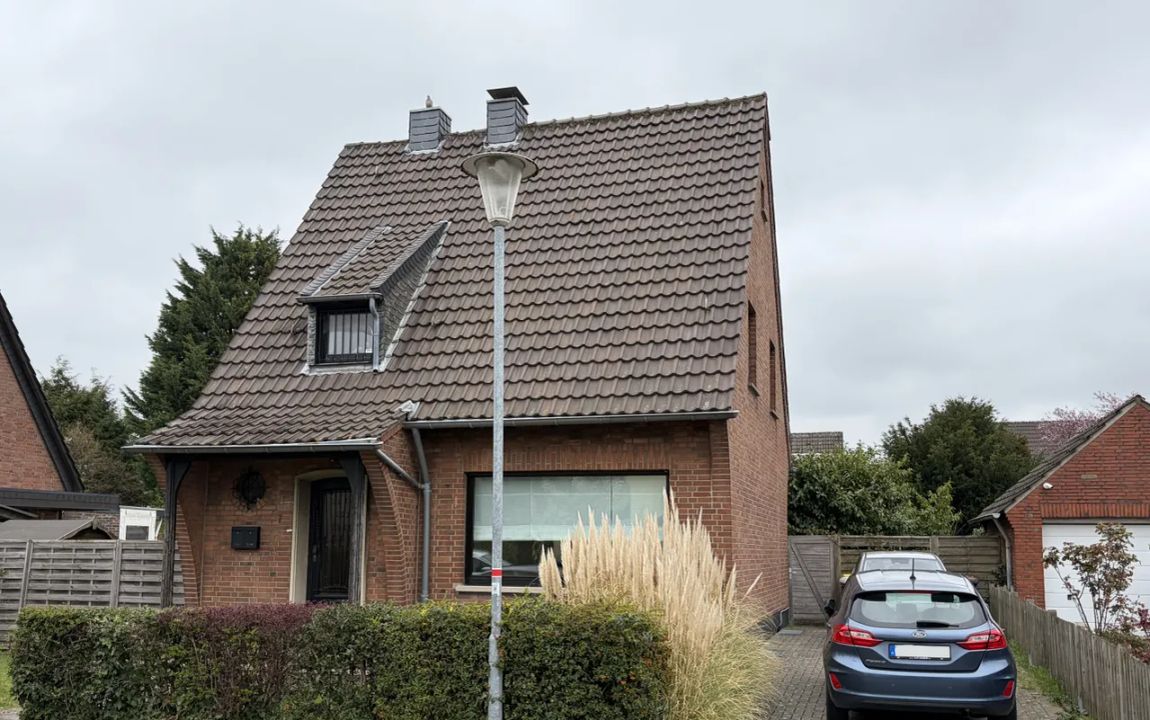 Freistehendes Einfamilienhaus auf tollem Grundstück in Moers-Kapellen
