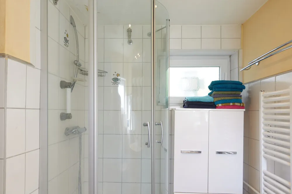 Badezimmer mit Dusche