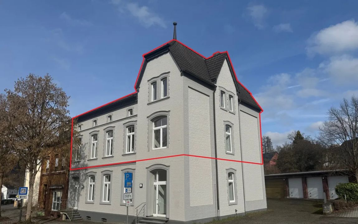 Großzügige Praxis- oder Bürofläche über zwei Etagen mit Stellplätzen!