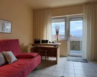 Kinderzimmer II mit Austritt auf Nebenbalkon