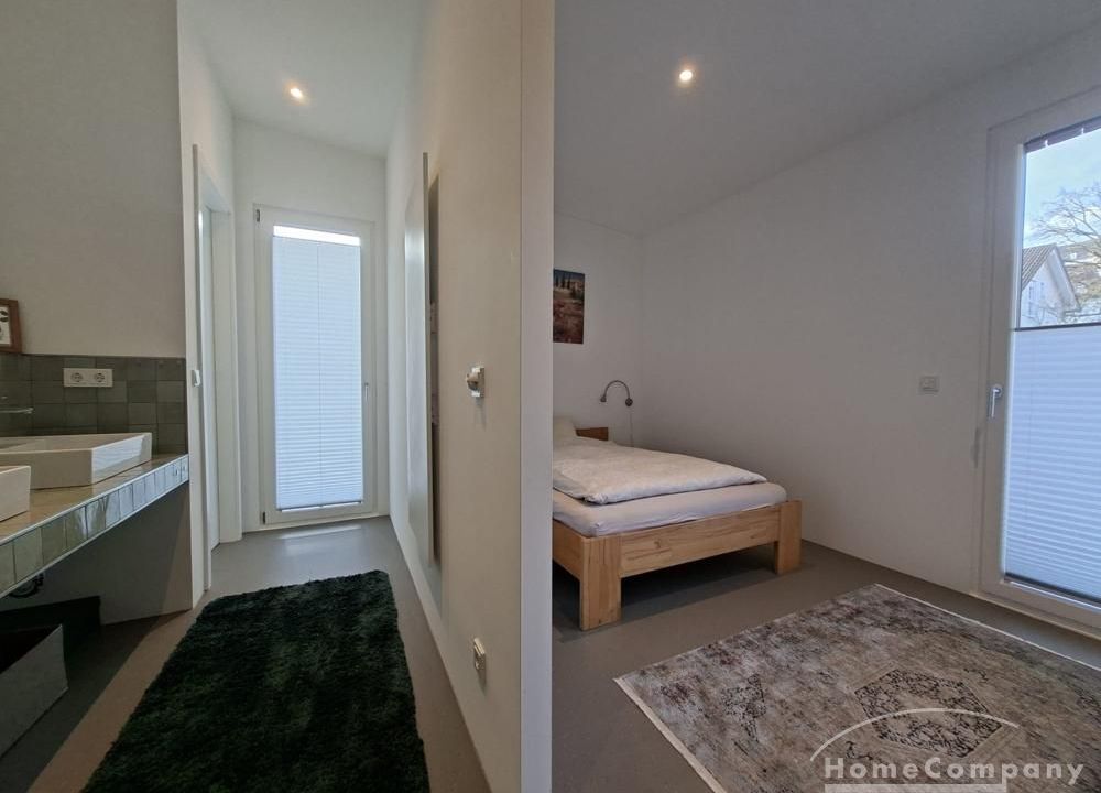 Schlafzimmer und Bad