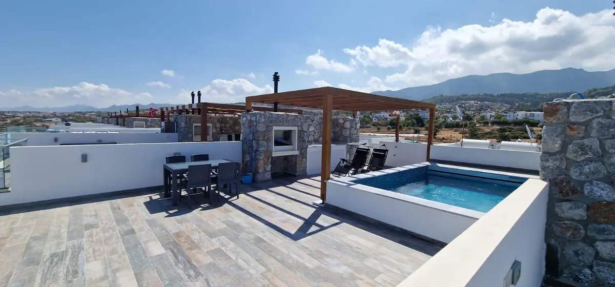 Dachterrasse mit Meerblick, Pool und BBQ · Esentepe · Nordküste