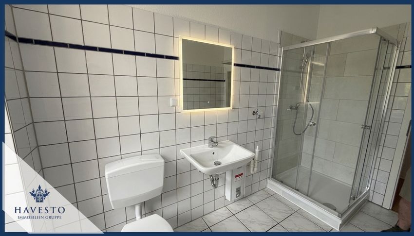 Exklusiv renovierte 2-Raumwohnung mit neuer EBK & modernisiertem Bad - Foto 1