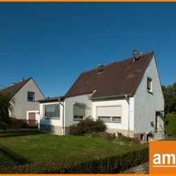 Charmantes, freistehendes Haus, reizvoll in die Landschaft eingepasst.
**PROVISIONSFREI**