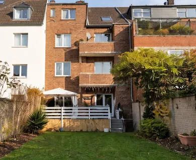 NEUSS-FURTH: 4 FAMILIENHAUS IN ZENTRALER LAGE MIT MÖGLICHER EIGENTÜMERWOHNUNG