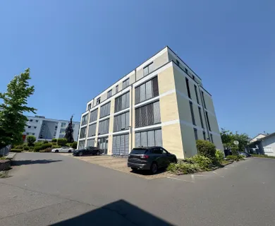 Attraktive Etagenwohnung im Ärztehaus Altenkirchen mit 8 individuell nutzbare Apartments / Zimmer!