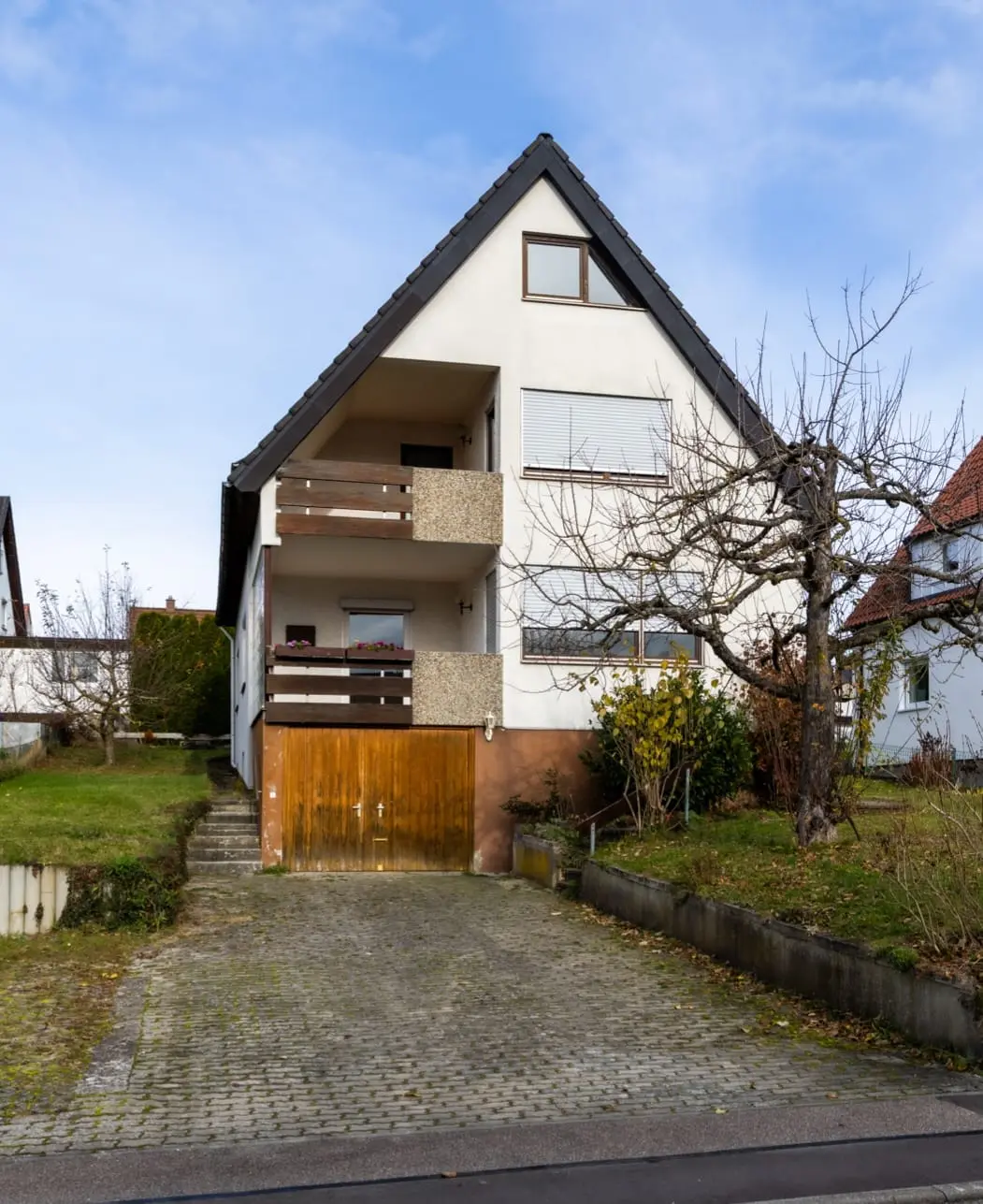 Südseite - Ansicht von der Straße
