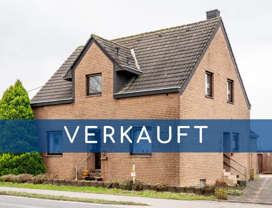 V E R K A U F T ! Geräumiges Wohnhaus mit großem Grundstück in Alleinlage am Ortsrand von Kleve – Kellen