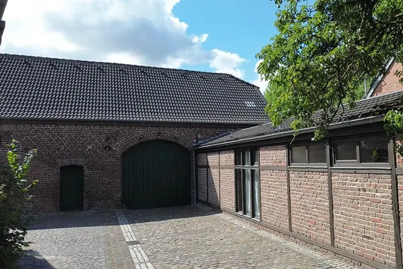 Charmantes ehemaliges Bauernhaus mit Scheune und großem Garten in guter Lage von 47918 Tönisvorst