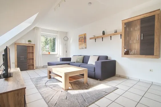 Helle Wohnung mit eigenem Eingang, Balkon und viel Komfort zum Wohlfühlen, Internetzugang möglich