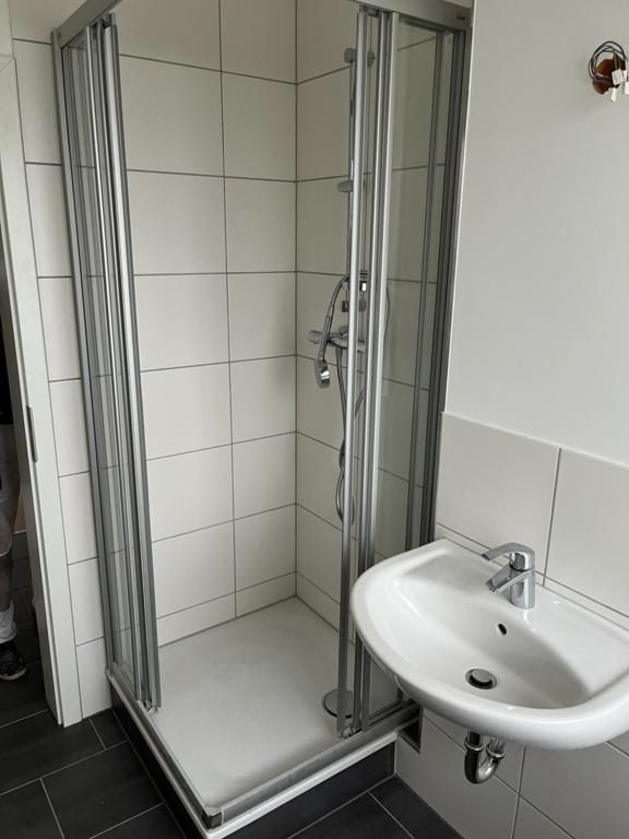 2-Zimmer Wohnung mit Balkon & Einbauküche - Foto 3