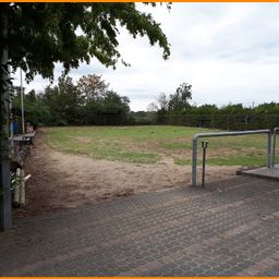 Hofstelle mit Reitanlage in Alleinlage !