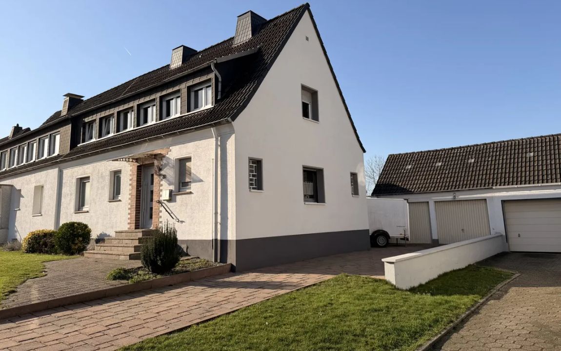 Doppelhaushälfte mit Garten und Garage in Unna-Massen