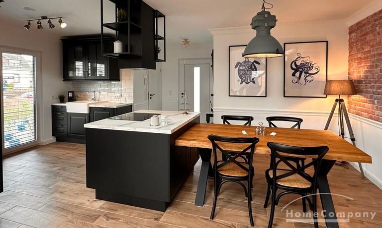 Essbereich mit Kochinsel