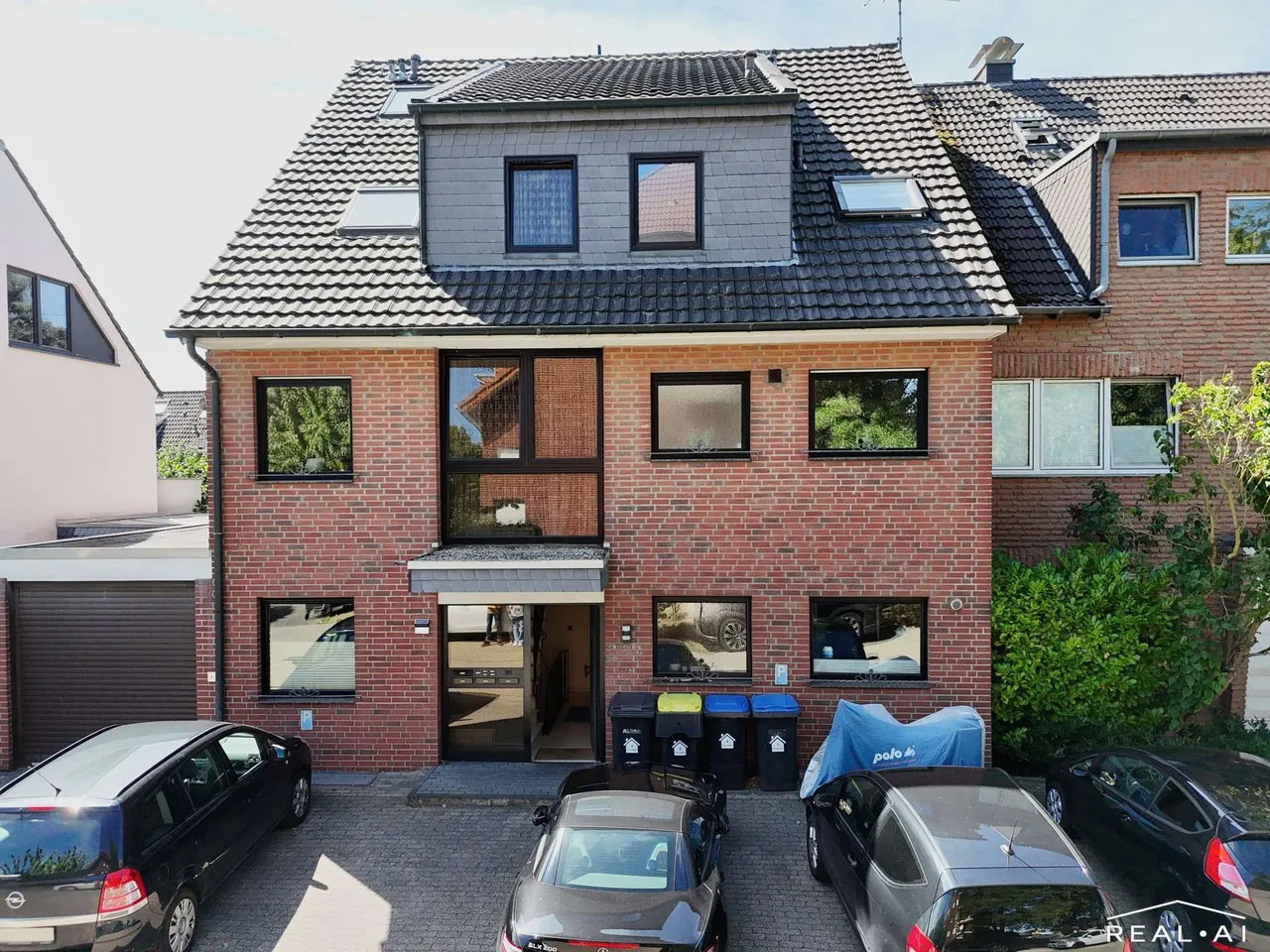 im Dreiparteienhaus