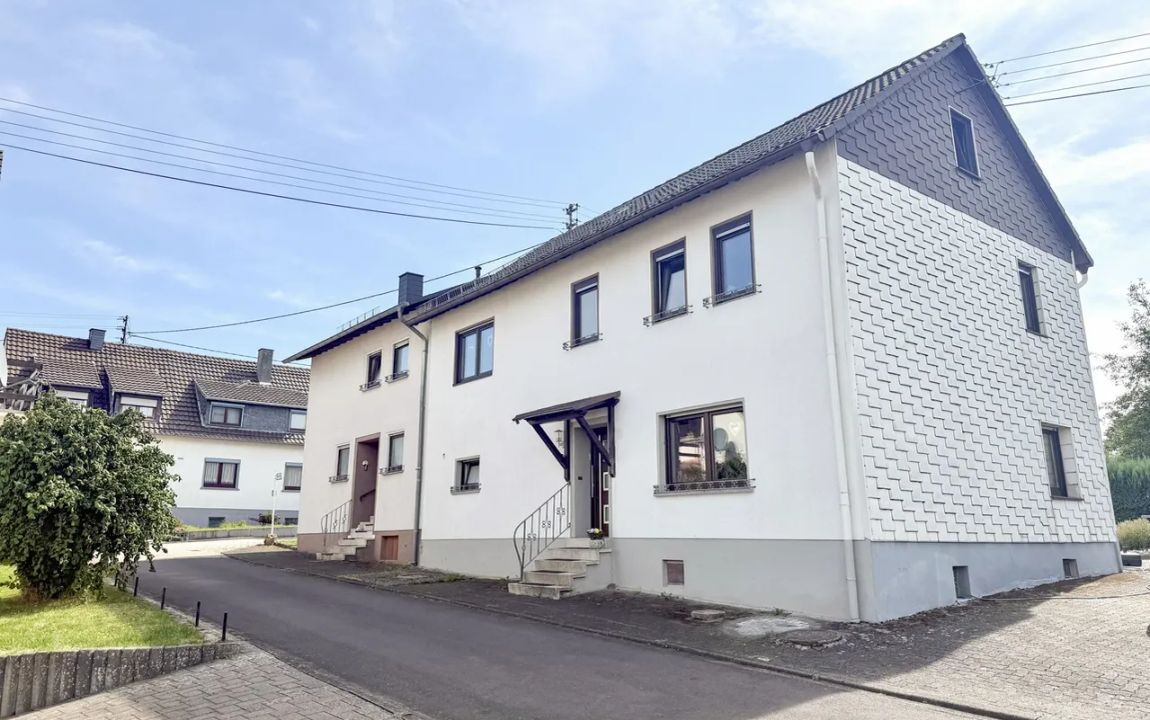Zwei Häuser, ein Grundstück – vielseitige Möglichkeiten nahe Hachenburg!