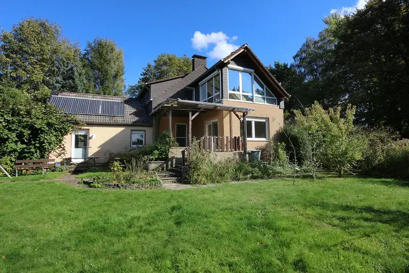 Gartenansicht - links Bungalow