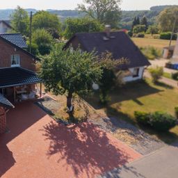 Exklusives Einfamilienhaus in neuwertigem Zustand mit großzügigem Grundstück!