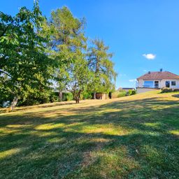 Traum-Grundstück mit 1.464 m², bebaut mit einem Neckermann-Fertighaus – Sanierungsobjekt mit Potenzial!